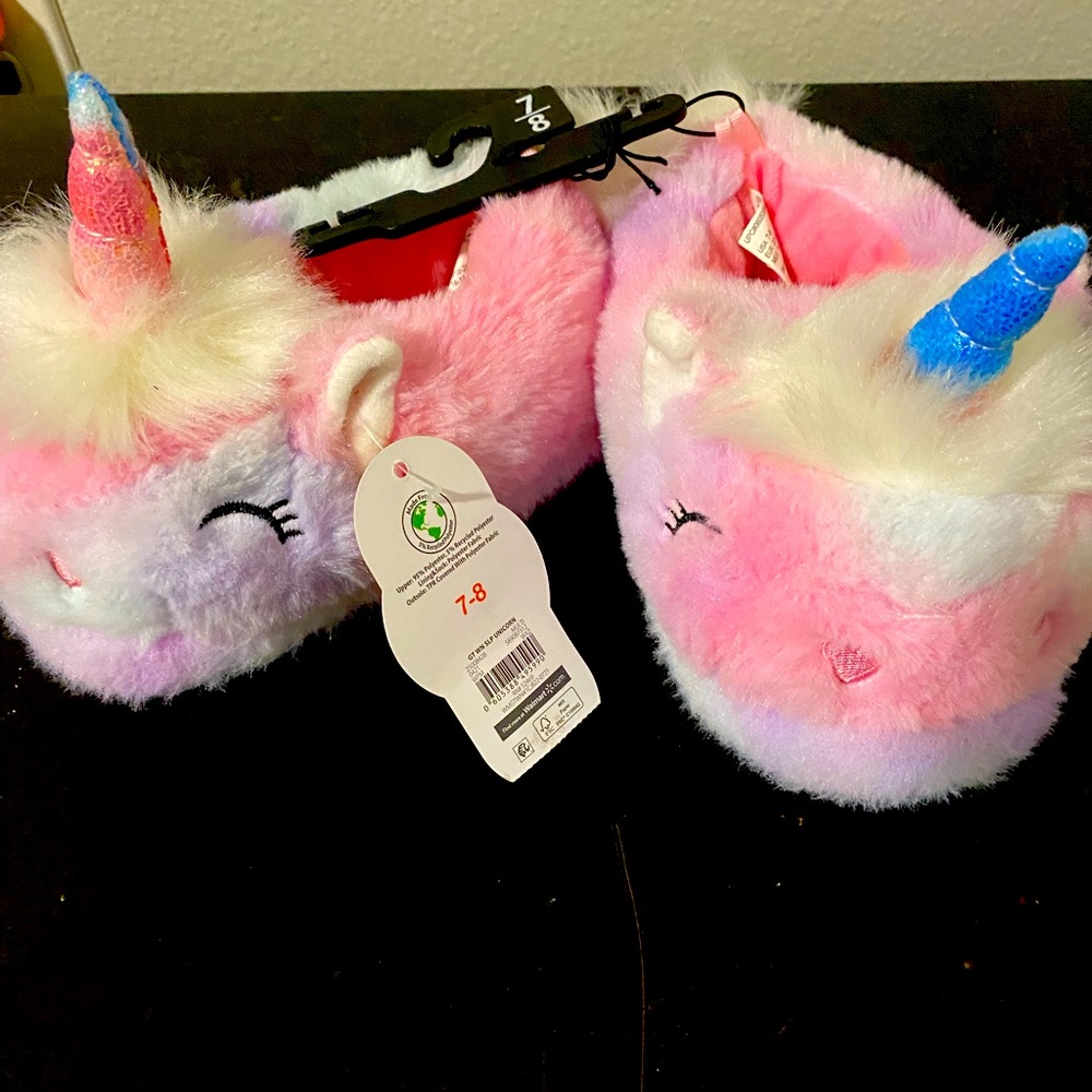 Girls unicorn slippers